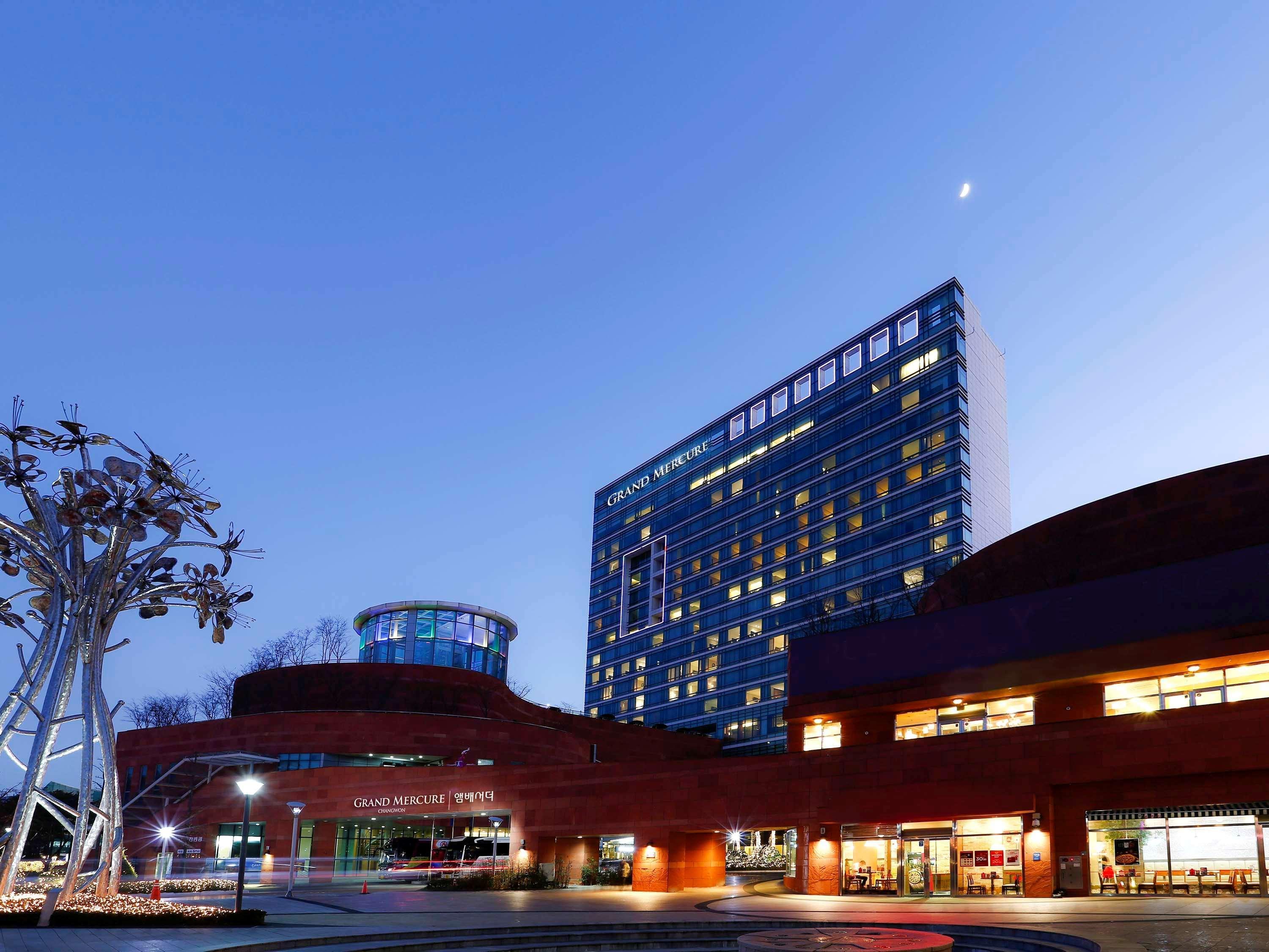 Grand Mercure Ambassador Changwon Exterior photo