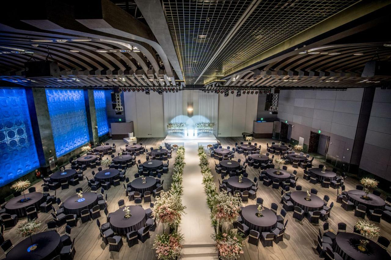 Grand Mercure Ambassador Changwon Exterior photo